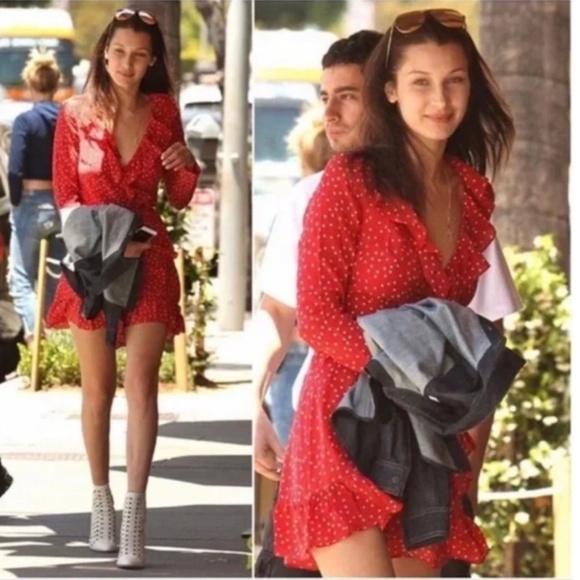 447. REALISATION Par Alexandra Silk Red Star Print Wrap Ruffle Mini Dress EUC M - Picture 2 of 8